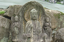 가흥리 마애삼존불상